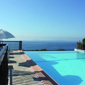 La Pinède Rez De Jardin Accès Direct Plage Piscine , Le Lavandou France